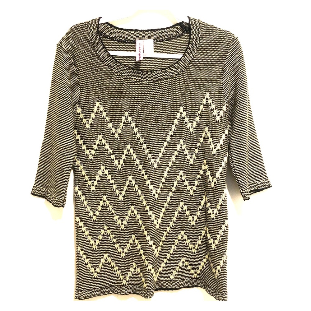 Half sleeve sweater